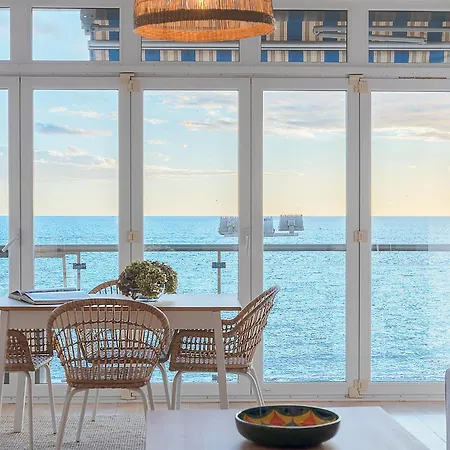 At Tritones Playa Apartment *